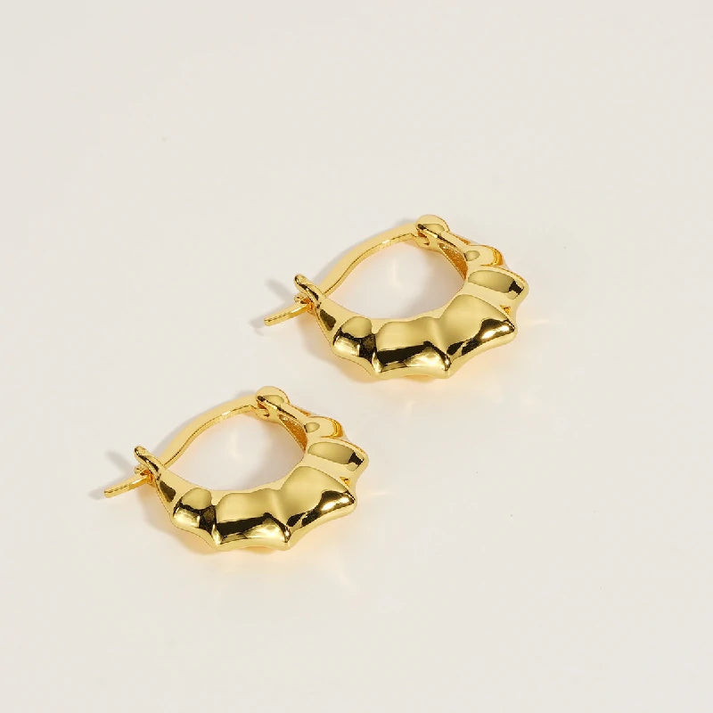 Croissant Curve Earrings | Pair