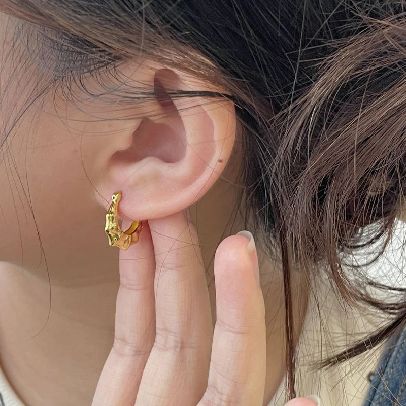 Croissant Curve Earrings | Pair