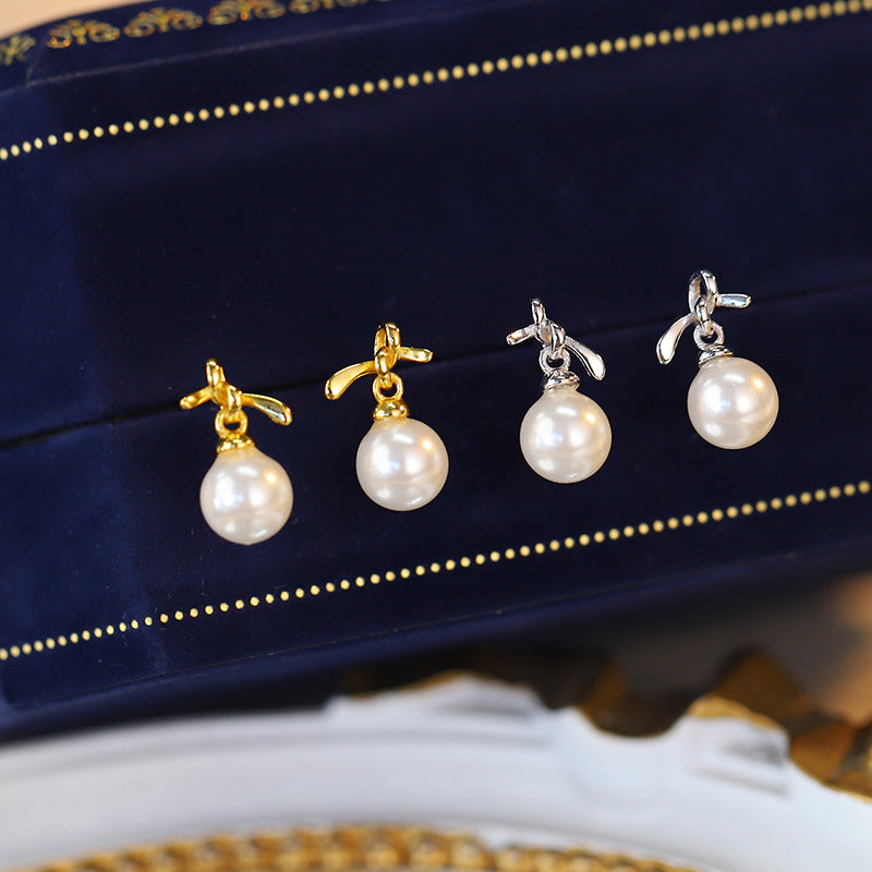 Knot Pearl Earrings | Pair