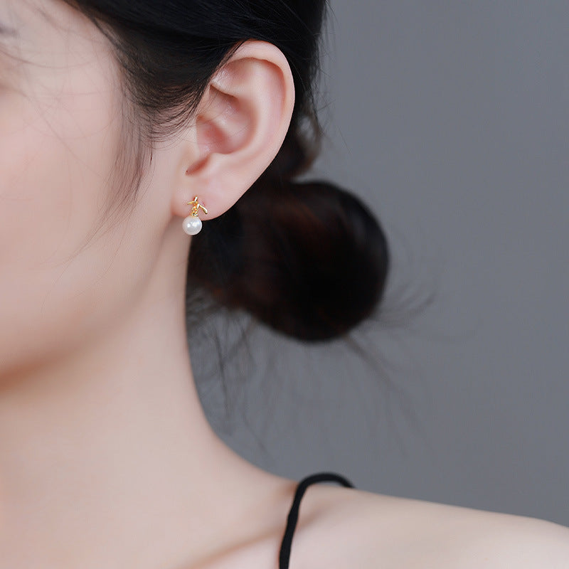 Knot Pearl Earrings | Pair