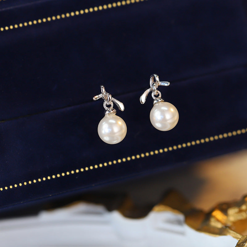 Knot Pearl Earrings | Pair