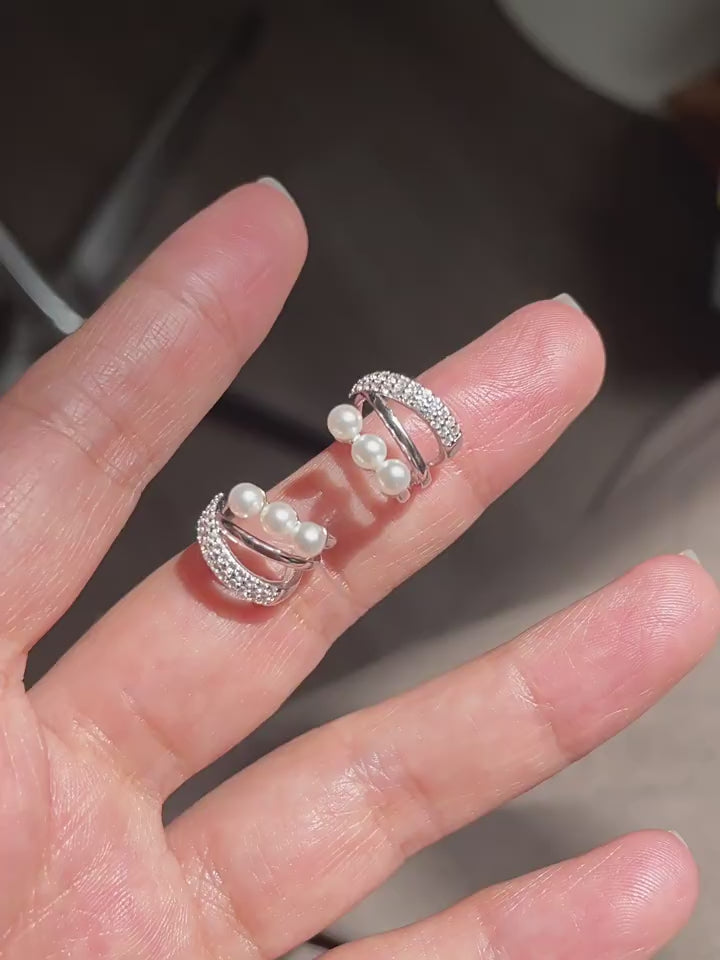 Tiered Pearl Earrings | Pair